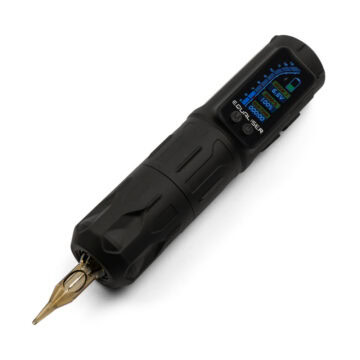 Wireless tattoo power supply device for professional tattooing.